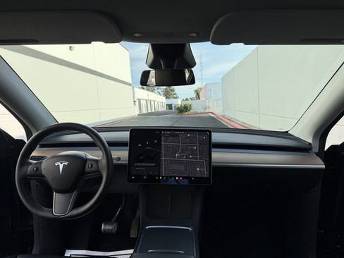 Used 2023 Tesla Model Y AWD image 13