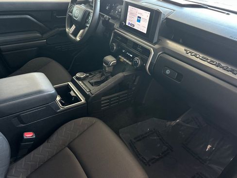 Used 2024 Toyota Tacoma SR5 AWD/4WD image 14