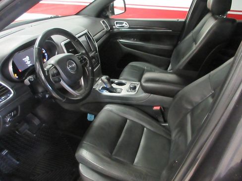 Used 2018 Jeep Grand Cherokee Limited AWD/4WD image 14