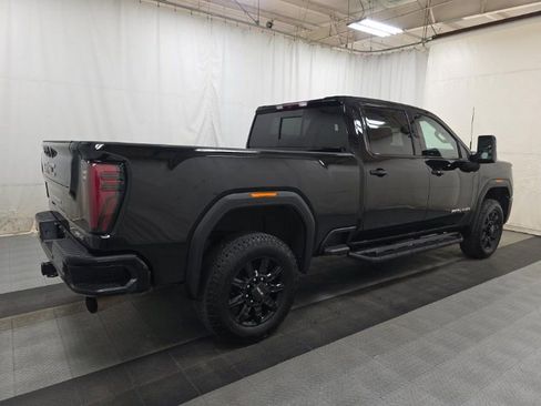 Used 2024 GMC Sierra 2500 AT4 w/ AT4 Preferred Package image 4