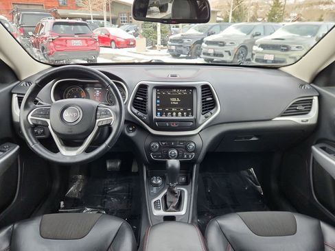 Used 2018 Jeep Cherokee Trailhawk w/ Cold Weather Group image 12