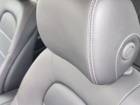 Used 2020 Mercedes-Benz GLC 300 4MATIC image 8