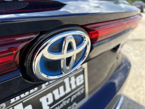 Used 2022 Toyota Venza XLE AWD/4WD image 31