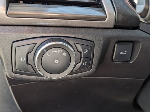 Used 2017 Ford Fusion SE w/ Equipment Group 602A FWD image 26