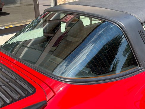 Used 1989 Porsche 911 Carrera RWD image 22