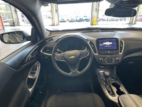 Used 2024 Chevrolet Malibu LT image 15
