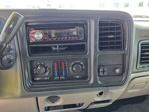 Used 2005 Chevrolet Avalanche Z71 w/ Preferred Equipment Group image 21