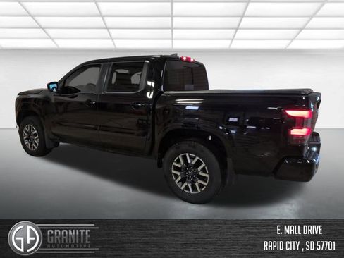 Used 2024 Nissan Frontier SL w/ Technology Package AWD/4WD image 3