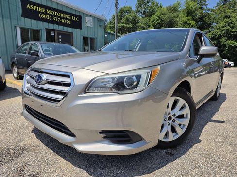 Used 2017 Subaru Legacy 2.5i Premium AWD/4WD image 2