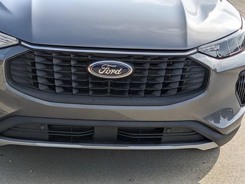 Used 2023 Ford Escape Active w/ Tech Pack #1 AWD/4WD image 9