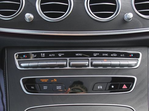 Used 2023 Mercedes-Benz E 350 4MATIC Sedan image 37