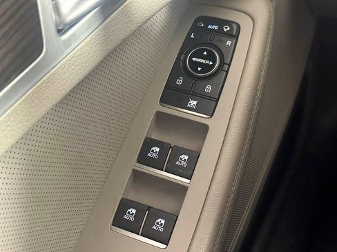 Used 2019 Genesis G80 3.8 image 38