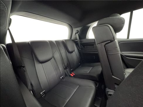 Used 2021 Mercedes-Benz GLB 250 4MATIC w/ Premium Package image 30