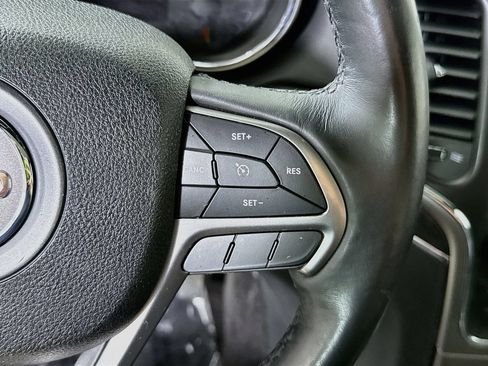 Used 2018 Jeep Grand Cherokee Limited AWD/4WD image 23