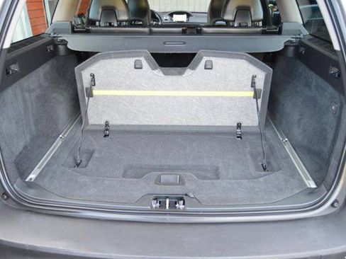 Used 2016 Volvo XC70 T5 Premier w/ Proximity Package FWD image 36