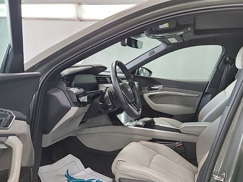 Used 2022 Audi e-tron Chronos w/ Chronos Package image 7