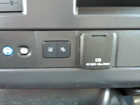 Used 2024 Chevrolet Express 3500 LT w/ LT Preferred Equipment Group RWD image 31