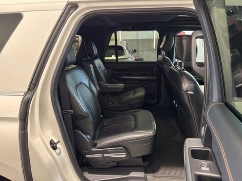Used 2022 Ford Expedition Max Platinum image 18