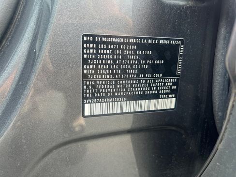 Used 2024 Volkswagen Tiguan SE AWD/4WD image 35