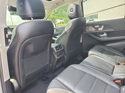 Used 2024 Mercedes-Benz GLS 580 4MATIC image 33