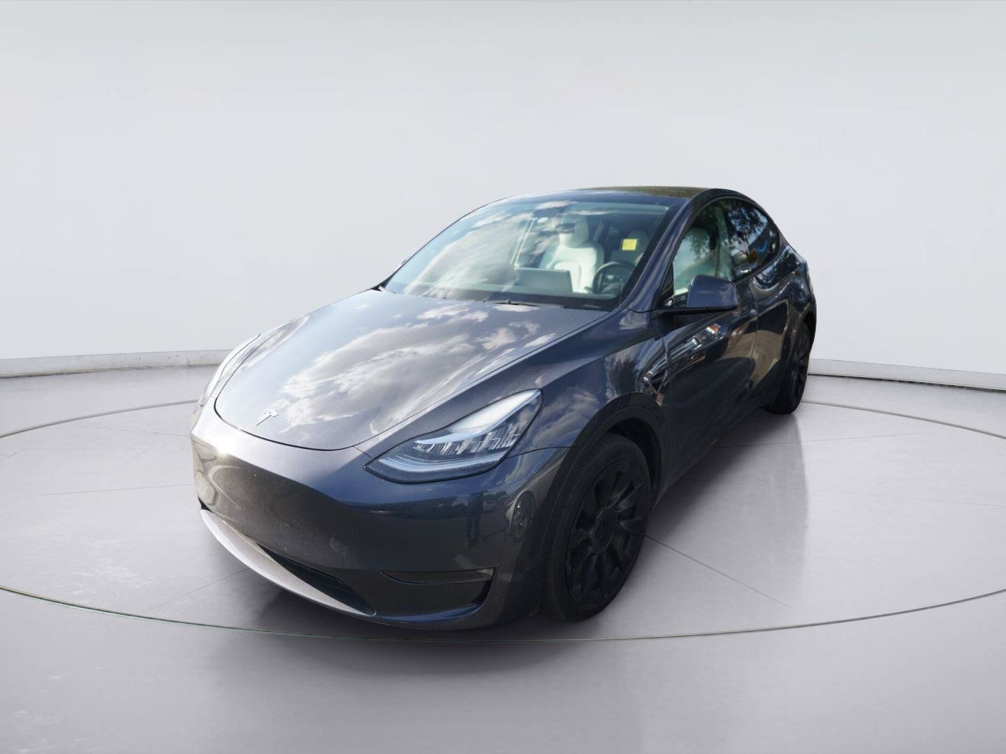 Used 2023 Tesla Model Y Long Range AWD/4WD image 1
