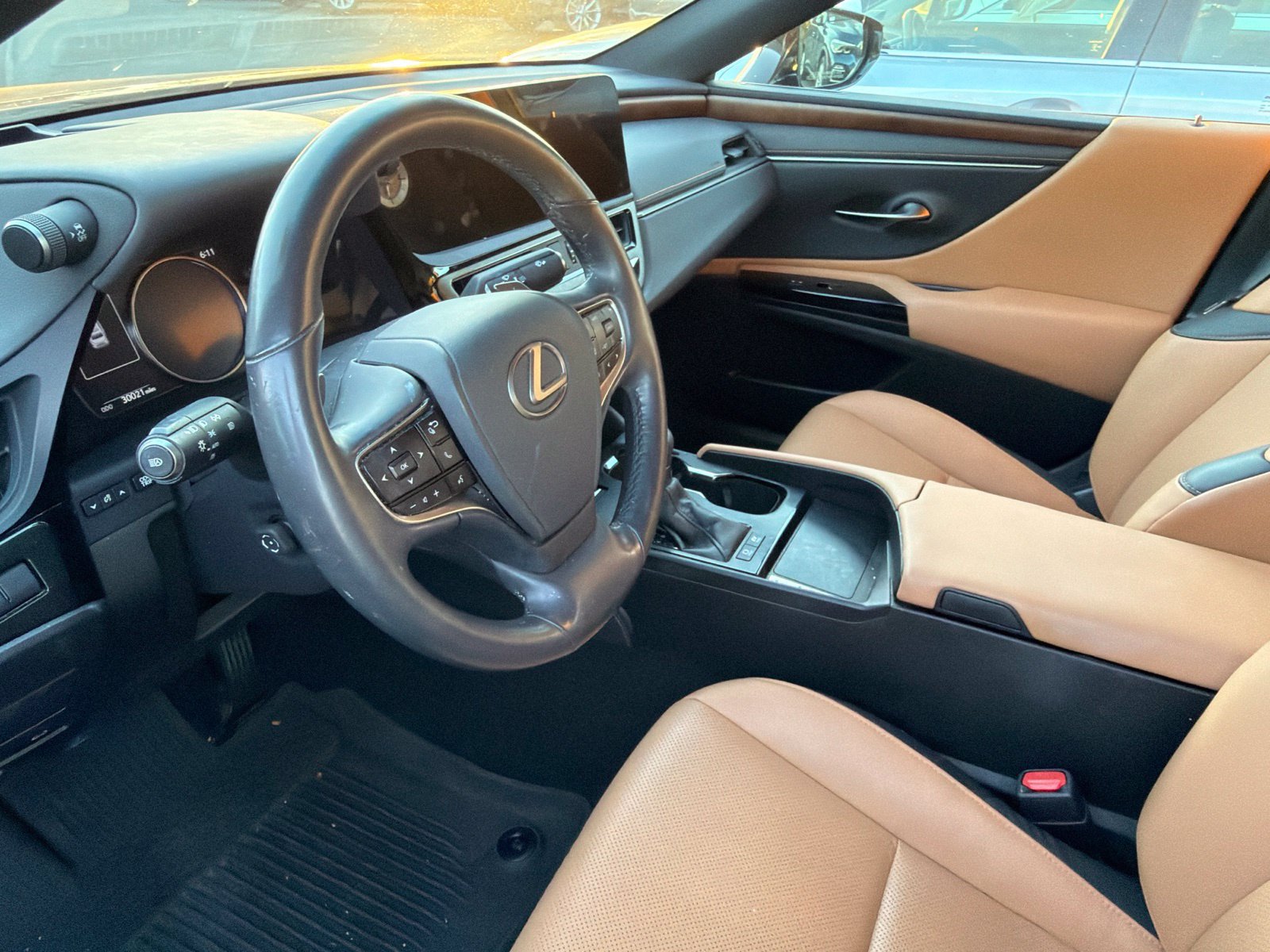 Used 2023 Lexus ES 300h w/ Premium Package FWD image 5