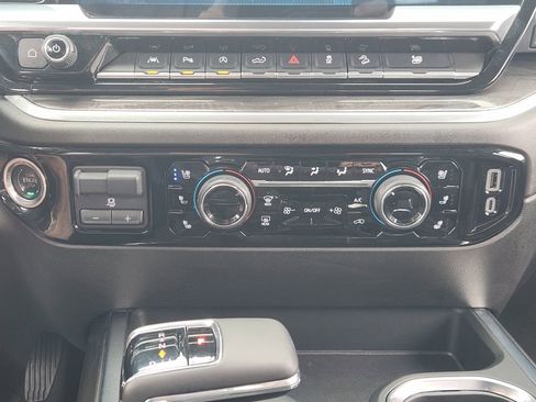 Used 2024 Chevrolet Silverado 1500 LTZ AWD/4WD image 18