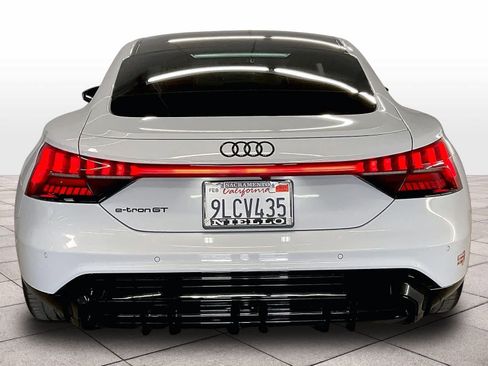 Used 2024 Audi e-tron GT Prestige image 7