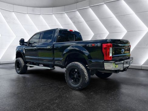 Used 2017 Ford F250 Lariat w/ Lariat Ultimate Package AWD/4WD image 5