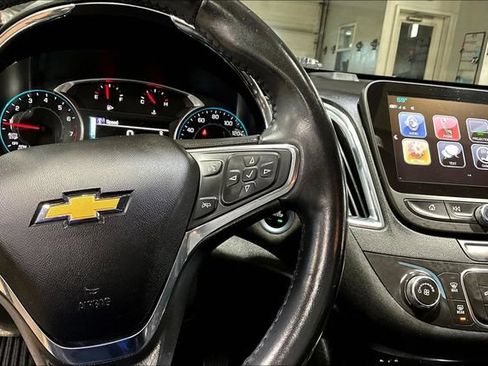 Used 2018 Chevrolet Malibu LT FWD image 12