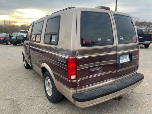Used 1992 GMC Safari XT image 3
