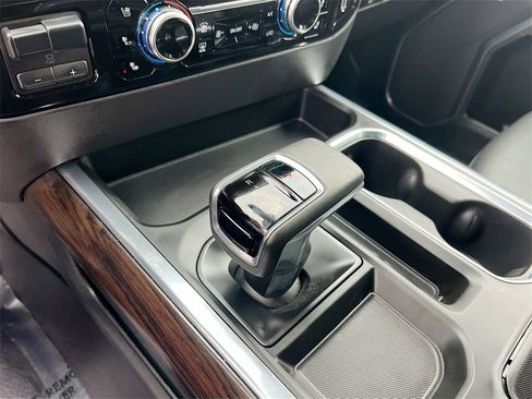 Used 2025 GMC Sierra 1500 SLT w/ SLT Premium Plus Package image 17