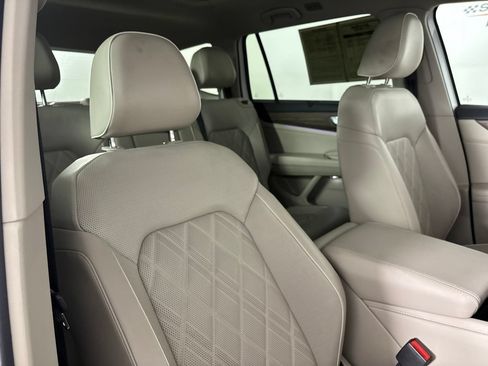 Used 2024 Volkswagen Atlas SEL Premium R-Line AWD/4WD image 31