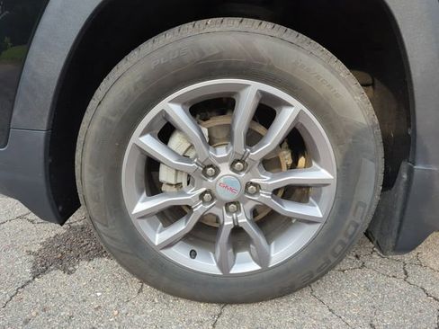 Used 2022 GMC Terrain SLT w/ LPO, Floor Liner Package image 31