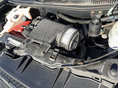 Used 2005 Chevrolet Express 3500 Extended RWD image 31