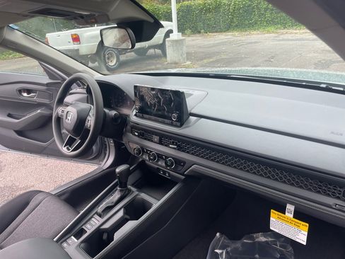 New 2025 Honda Accord SE image 30