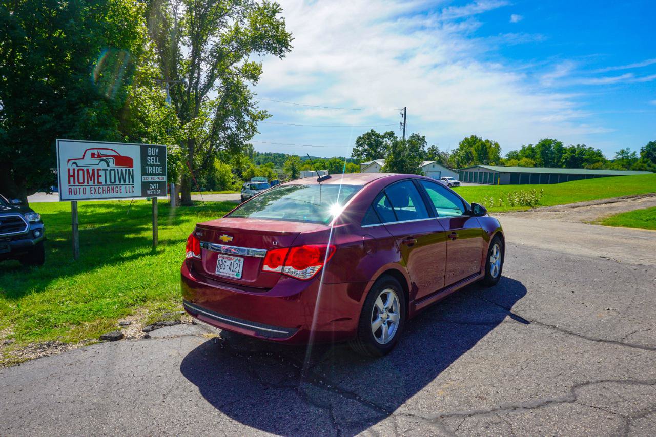 Used 2016 Chevrolet Cruze LT FWD image 3