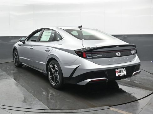 New 2026 Hyundai Sonata SEL FWD image 10