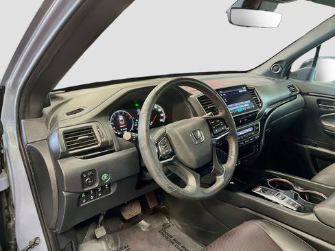 Used 2024 Honda Ridgeline Black Edition image 9