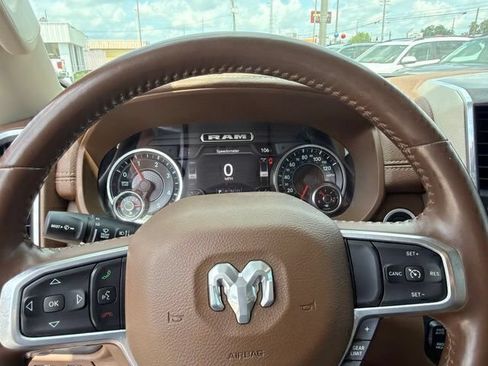 Used 2022 RAM 1500 Laramie AWD/4WD image 15