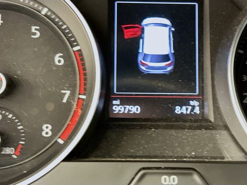 Used 2019 Volkswagen GTI SE FWD image 19