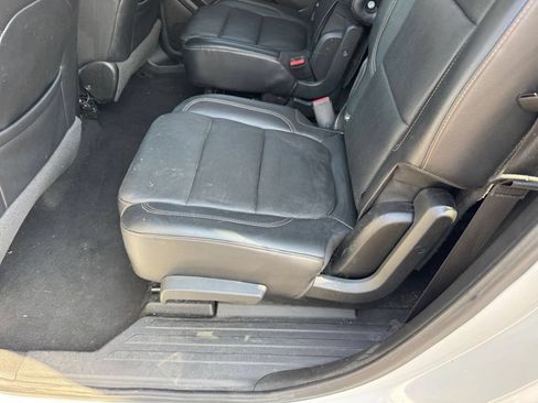 Used 2018 Chevrolet Traverse Premier w/ Driver Confidence II Package FWD image 9