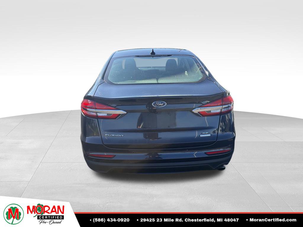 Used 2020 Ford Fusion SE FWD image 5