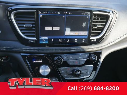 New 2026 Chrysler Pacifica Select image 48