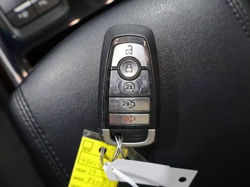 Used 2019 Ford Edge Titanium w/ Equipment Group 301A AWD/4WD image 27