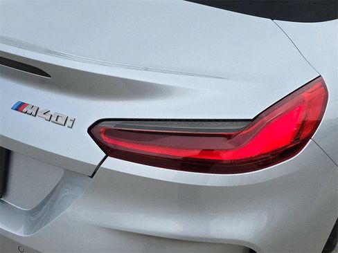 Used 2020 BMW Z4 M40i w/ Premium Package image 37
