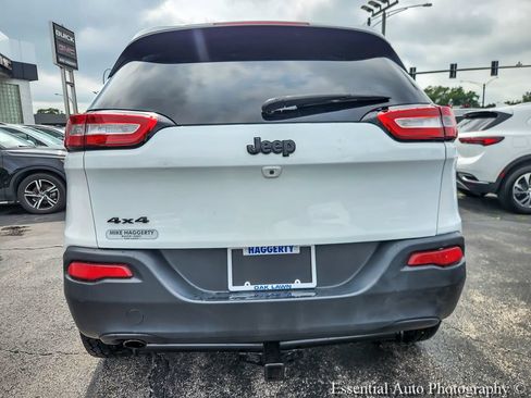 Used 2014 Jeep Cherokee Latitude w/ Comfort/Convenience Group AWD/4WD image 5