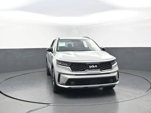 Used 2023 Kia Sorento EX image 4