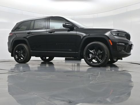 New 2025 Jeep Grand Cherokee Limited w/ Luxury Tech Group II image 51