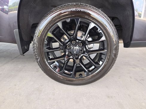 Used 2024 Chevrolet Silverado 1500 High Country w/ High Country Premium Package image 11